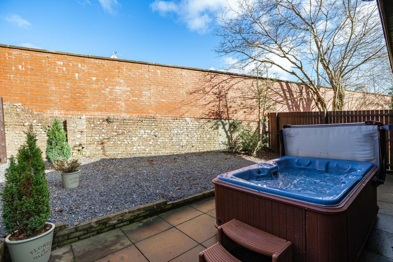 Bluebell Lodge 24 With Hot Tub Newton Stewart Buitenkant foto