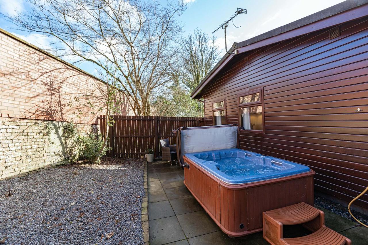 Bluebell Lodge 24 With Hot Tub Newton Stewart Buitenkant foto